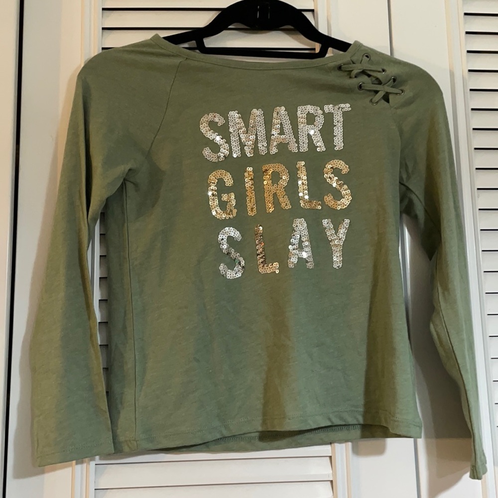 NWT- Smart Girls Slay interactive sequins LS top. Girls size M (7/8).